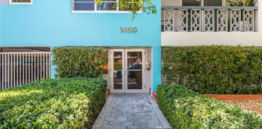 Condominio en Miami Beach, Florida, 1 dormitorio № 1887619