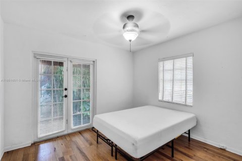 House in Coral Gables, Florida 2 bedrooms, 81.2 sq.m. № 1858676 - photo 16