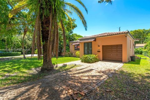 House in Coral Gables, Florida 2 bedrooms, 81.2 sq.m. № 1858676 - photo 22