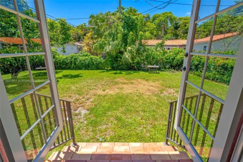 House in Coral Gables, Florida 2 bedrooms, 81.2 sq.m. № 1858676 - photo 9
