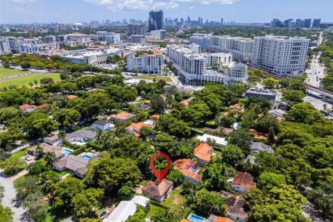 House in Coral Gables, Florida 2 bedrooms, 81.2 sq.m. № 1858676 - photo 8
