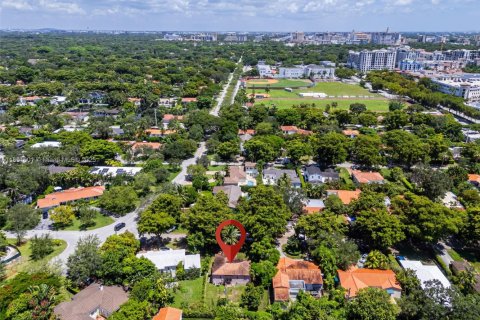 House in Coral Gables, Florida 2 bedrooms, 81.2 sq.m. № 1858676 - photo 19