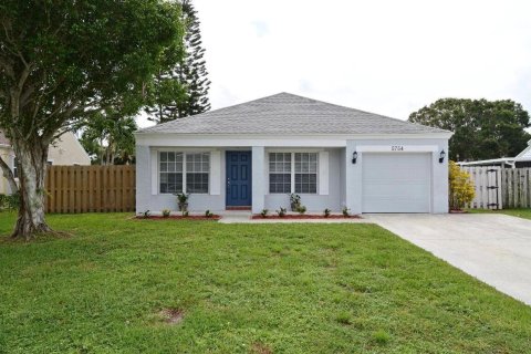 House in Boynton Beach, Florida 3 bedrooms, 110.65 sq.m. № 2367741