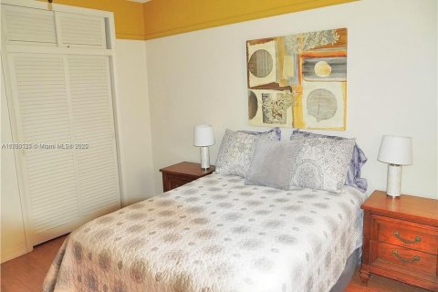 Copropriété à vendre à Hallandale Beach, Floride: 2 chambres, 78.78 m2 № 1641750 - photo 12
