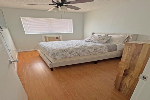 Copropriété à vendre à Hallandale Beach, Floride: 2 chambres, 78.78 m2 № 1641750 - photo 13