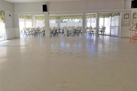 Copropriété à vendre à Hallandale Beach, Floride: 2 chambres, 78.78 m2 № 1641750 - photo 22