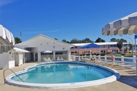 Copropriété à vendre à Hallandale Beach, Floride: 2 chambres, 78.78 m2 № 1641750 - photo 2