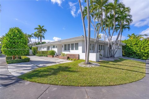 Villa ou maison à louer à Miami, Floride: 4 chambres, 214.98 m2 № 1812096 - photo 6