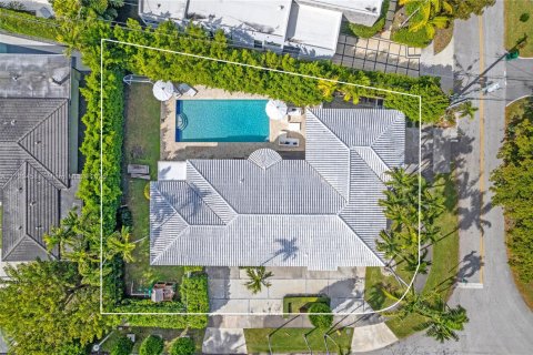 Villa ou maison à louer à Miami, Floride: 4 chambres, 214.98 m2 № 1812096 - photo 3