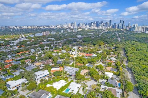 Villa ou maison à louer à Miami, Floride: 4 chambres, 214.98 m2 № 1812096 - photo 2