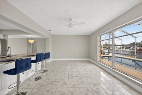 Casa en venta en New Port Richey, Florida, 3 dormitorios, 189.89 m2 № 2200350 - foto 14