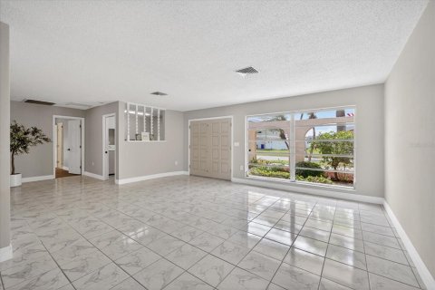 Casa en venta en New Port Richey, Florida, 3 dormitorios, 189.89 m2 № 2200350 - foto 4