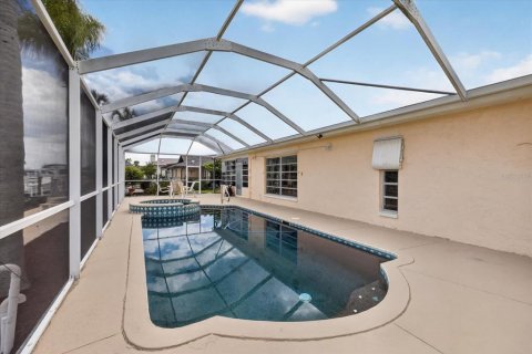Casa en venta en New Port Richey, Florida, 3 dormitorios, 189.89 m2 № 2200350 - foto 3