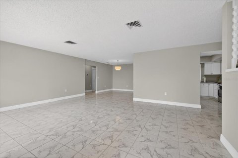Casa en venta en New Port Richey, Florida, 3 dormitorios, 189.89 m2 № 2200350 - foto 23