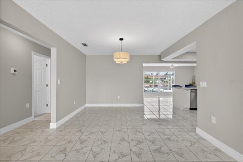 Casa en venta en New Port Richey, Florida, 3 dormitorios, 189.89 m2 № 2200350 - foto 24
