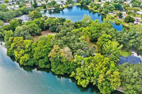 Terreno en venta en Miami, Florida № 1964206 - foto 10