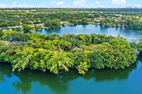 Terreno en venta en Miami, Florida № 1964206 - foto 9