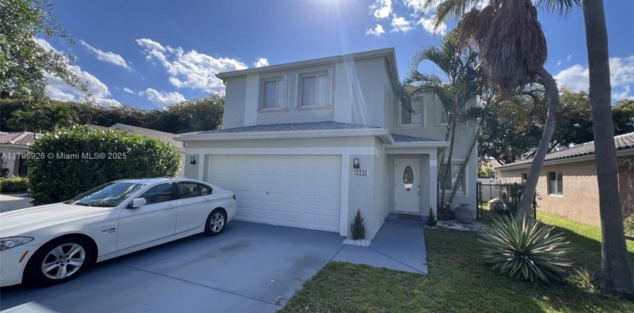 House in Deerfield Beach, Florida 4 bedrooms, 207.26 sq.m. № 1861813