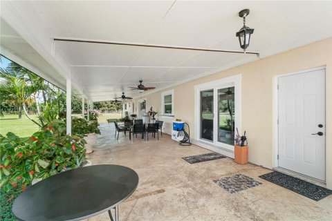 House in Homestead, Florida 3 bedrooms, 191.75 sq.m. № 1882096 - photo 5