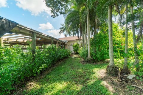 House in Homestead, Florida 3 bedrooms, 191.75 sq.m. № 1882096 - photo 11