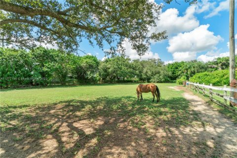House in Homestead, Florida 3 bedrooms, 191.75 sq.m. № 1882096 - photo 9