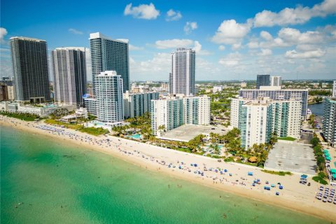 Купить кондоминиум в Халландейл-Бич, Флорида 1 спальня, 104.98м2, № 2054815 - фото 21