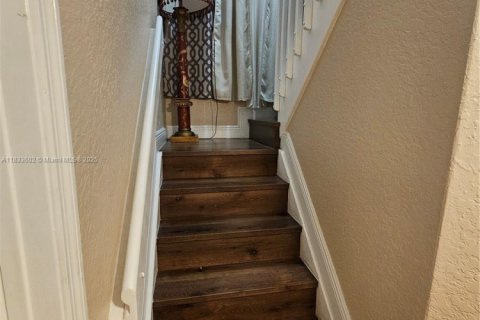 House in Miami Lakes, Florida 3 bedrooms, 191.19 sq.m. № 1811465 - photo 21