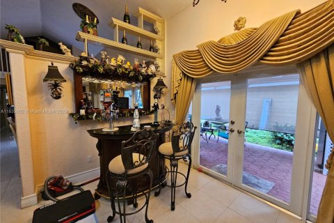 House in Miami Lakes, Florida 3 bedrooms, 191.19 sq.m. № 1811465 - photo 18