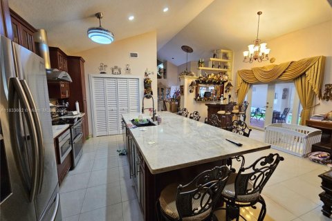 House in Miami Lakes, Florida 3 bedrooms, 191.19 sq.m. № 1811465 - photo 8