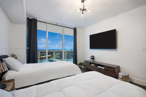Condo in North Bay Village, Florida, 2 bedrooms  № 1505740 - photo 13