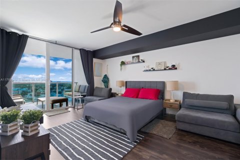 Condo in North Bay Village, Florida, 2 bedrooms  № 1505740 - photo 15