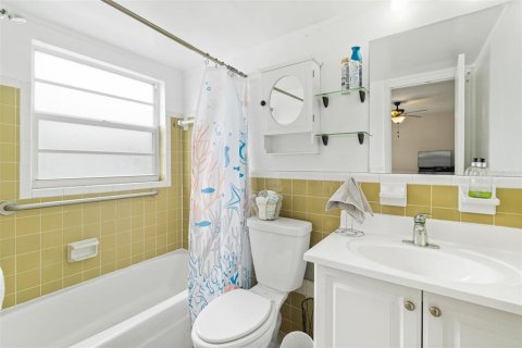 Condominio en venta en Cape Canaveral, Florida, 1 dormitorio, 48.31 m2 № 1777914 - foto 11