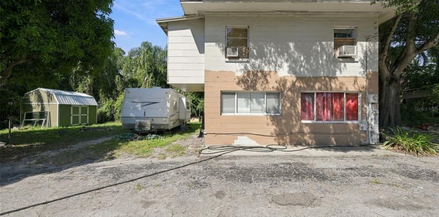 Immobilier commercial à Saint Petersburg, Floride 5 chambres, 325.53 m2 № 2418940