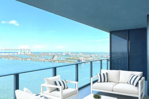 Condominio en alquiler en Miami, Florida, 4 dormitorios, 249.54 m2 № 1891031 - foto 6