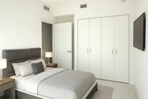 Condominio en alquiler en Miami, Florida, 4 dormitorios, 249.54 m2 № 1891031 - foto 10