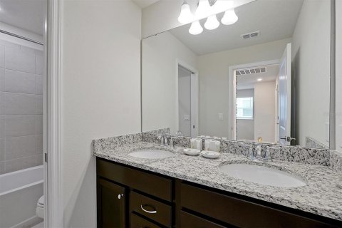 Townhouse in Davenport, Florida 5 bedrooms, 212.1 sq.m. № 1564742 - photo 24