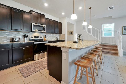 Townhouse in Davenport, Florida 5 bedrooms, 212.1 sq.m. № 1564742 - photo 7