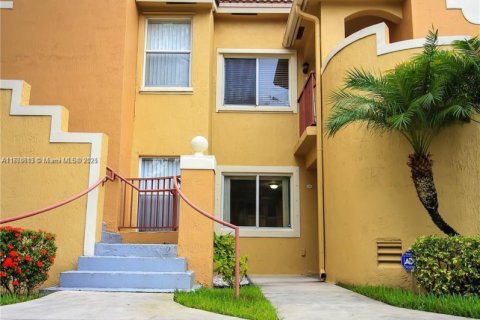Condominio en venta en Pembroke Pines, Florida, 2 dormitorios, 90.12 m2 № 1860635 - foto 4
