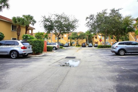 Condominio en venta en Pembroke Pines, Florida, 2 dormitorios, 90.12 m2 № 1860635 - foto 6