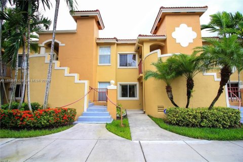 Condominio en venta en Pembroke Pines, Florida, 2 dormitorios, 90.12 m2 № 1860635 - foto 3