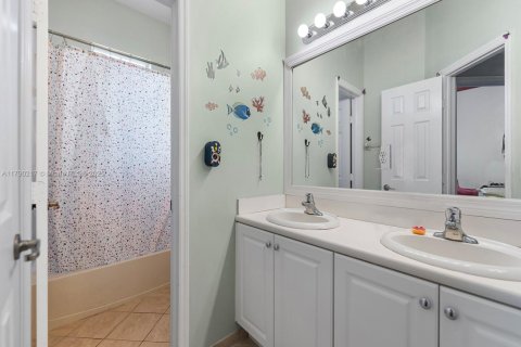 Casa en venta en Homestead, Florida, 4 dormitorios, 282.24 m2 № 1699493 - foto 26