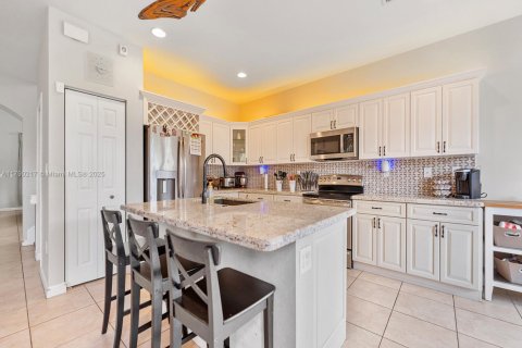 Casa en venta en Homestead, Florida, 4 dormitorios, 282.24 m2 № 1699493 - foto 12