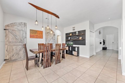 Casa en venta en Homestead, Florida, 4 dormitorios, 282.24 m2 № 1699493 - foto 11