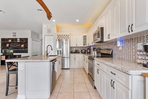 Casa en venta en Homestead, Florida, 4 dormitorios, 282.24 m2 № 1699493 - foto 15