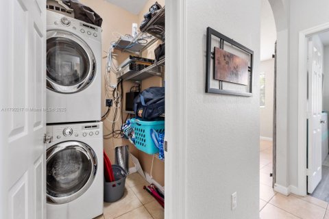 Casa en venta en Homestead, Florida, 4 dormitorios, 282.24 m2 № 1699493 - foto 18