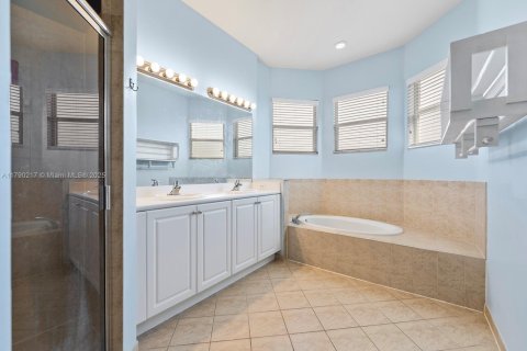 Casa en venta en Homestead, Florida, 4 dormitorios, 282.24 m2 № 1699493 - foto 22