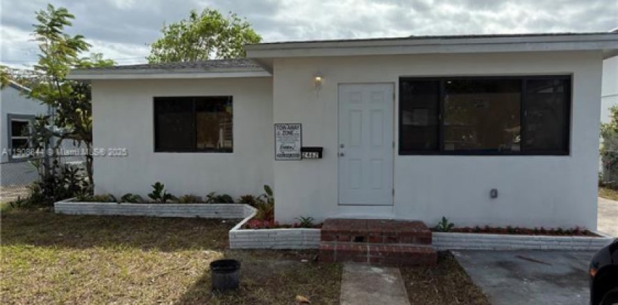 Casa en Hollywood, Florida 3 dormitorios, 83.98 m2 № 1964685