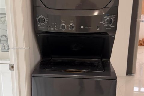 Casa en venta en Hollywood, Florida, 3 dormitorios, 83.98 m2 № 1964685 - foto 22