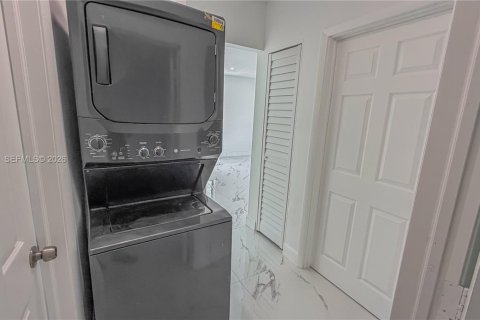 Casa en venta en Hollywood, Florida, 3 dormitorios, 83.98 m2 № 1964685 - foto 26