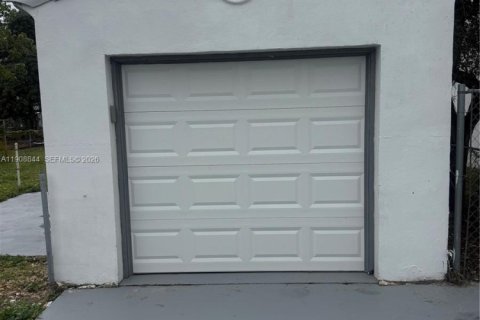 Casa en venta en Hollywood, Florida, 3 dormitorios, 83.98 m2 № 1964685 - foto 25